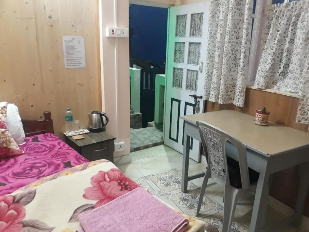 Smriya Homestay Дарджилинг Екстериор снимка